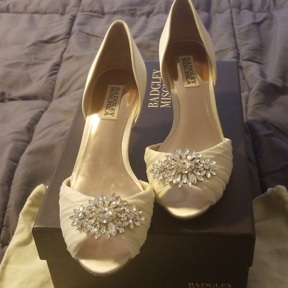 Badgley Mischka - Picture 2 of 4